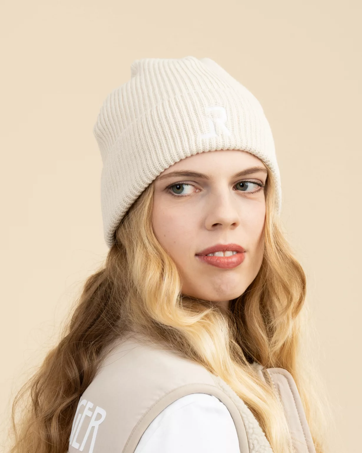 Sustainable natural-colored beanie with "LR" logo, perfect for country and outdoor style, by LavendersRanch (LR).