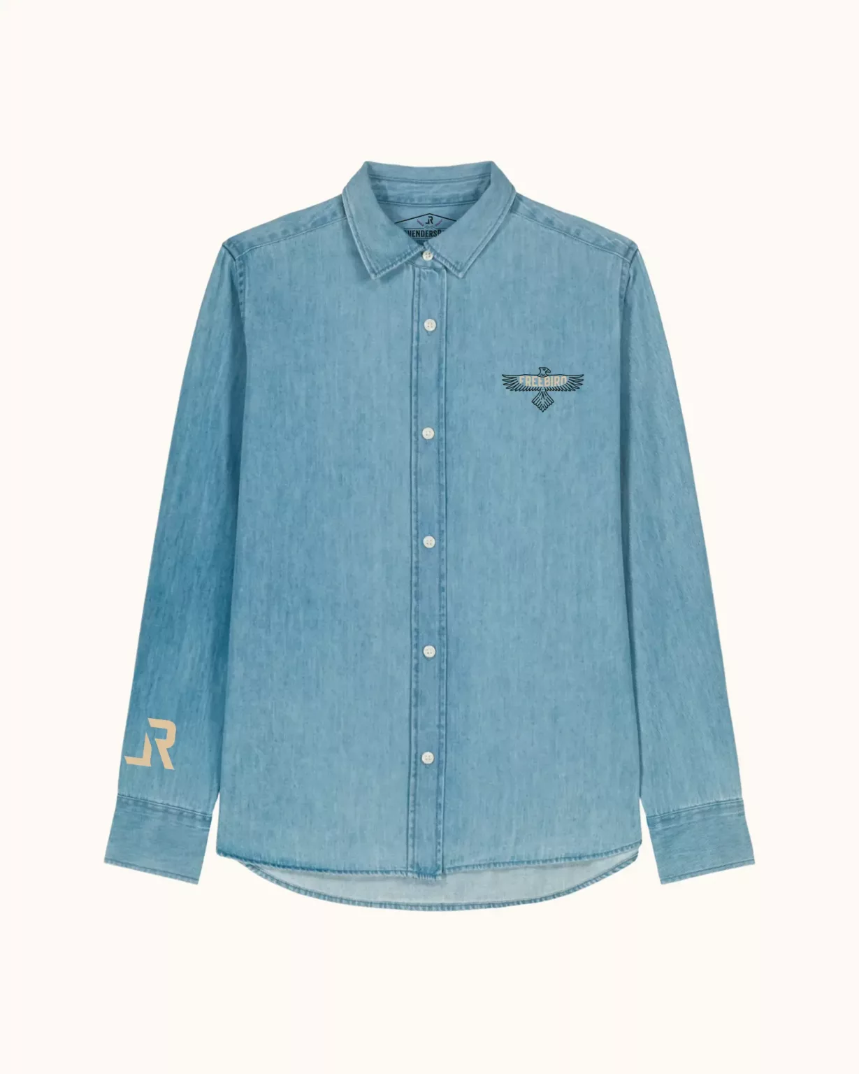 Hellblaues Denim-Shirt von LavendersRanch (LR) mit "Freebird"-Design und LR-Logo auf der Brust, Western-Style.