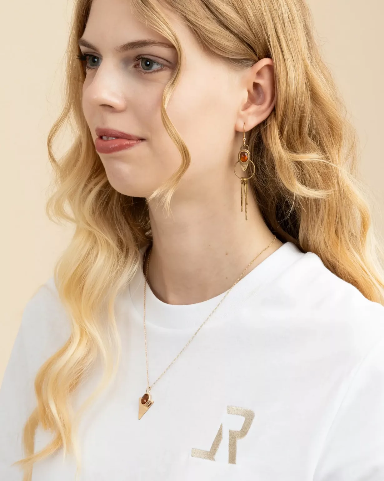 Handcrafted necklace and earrings made of 14k gold filled and brass with orange kyanite, worn as skin-friendly Western boho jewelry by LavendersRanch (LR)